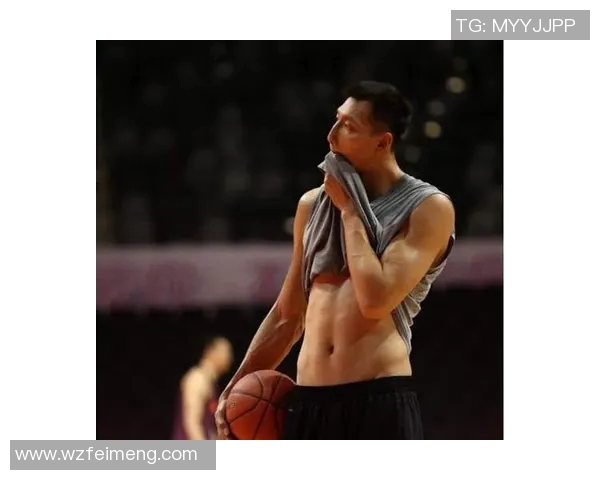 足球明星展示完美腹肌的广告视频引发热议吸引众多粉丝关注与讨论 足球明星展示完美腹肌的广告视频引发热议吸引众多粉丝关注与讨论